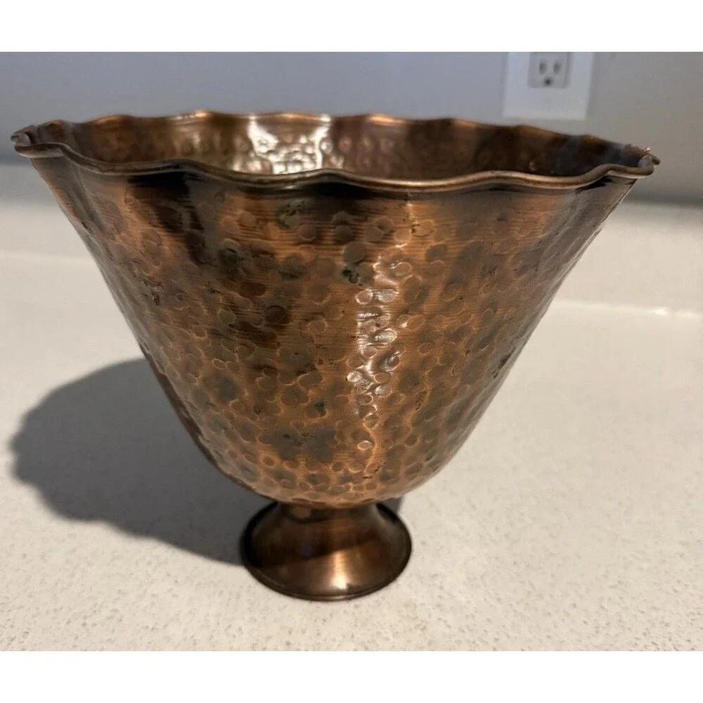 Vintage 1960's Gregorian hammered copper Planter Decorative Fireside Coal Scut